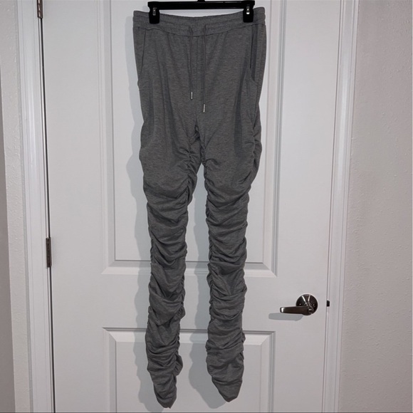 Joggers / Pants Ruffled - Picture 1 of 5